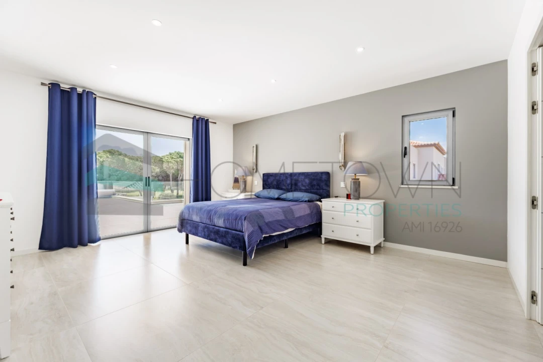 Moradia T5 para Venda em Quarteira Foto 39