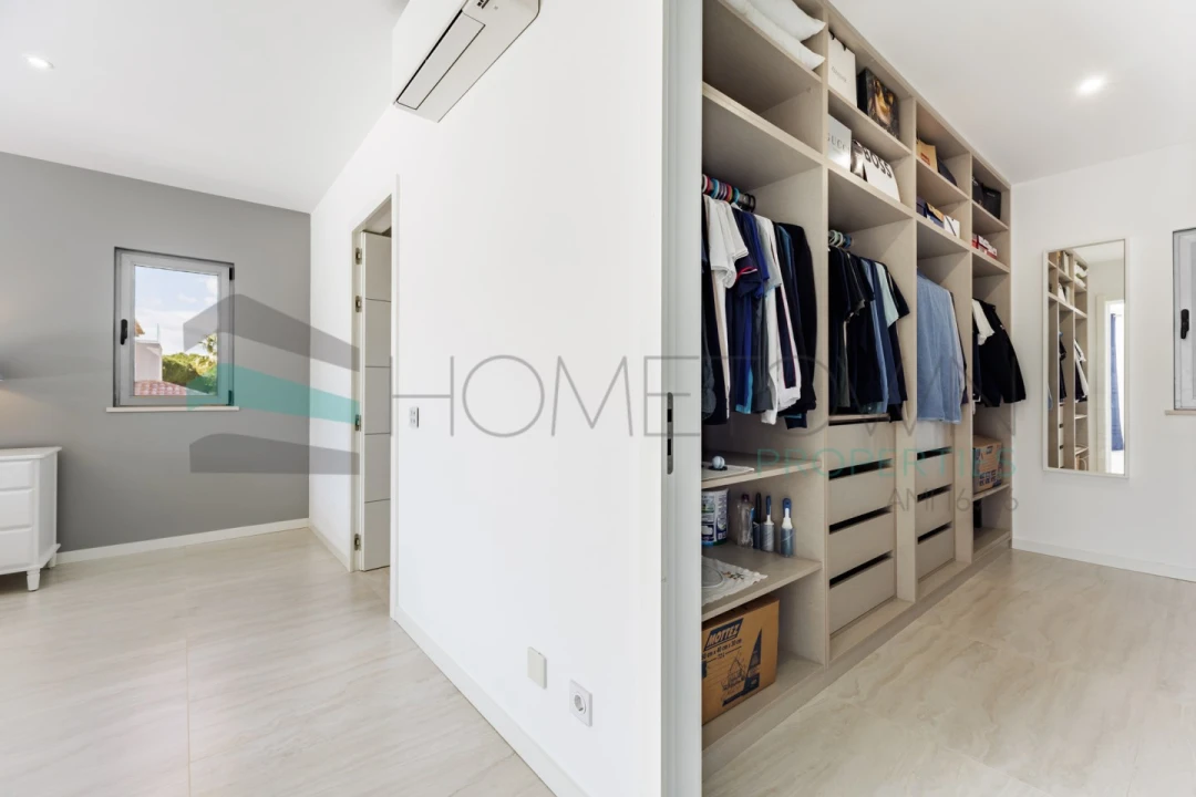 Moradia T5 para Venda em Quarteira Foto 40