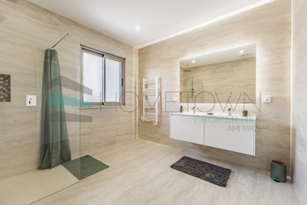 Moradia T5 para Venda em Quarteira Foto 60