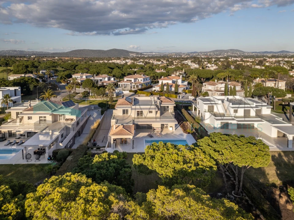 Moradia T5 para Venda em Quarteira Foto 67