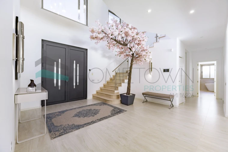 Moradia T5 para Venda em Quarteira Foto 18