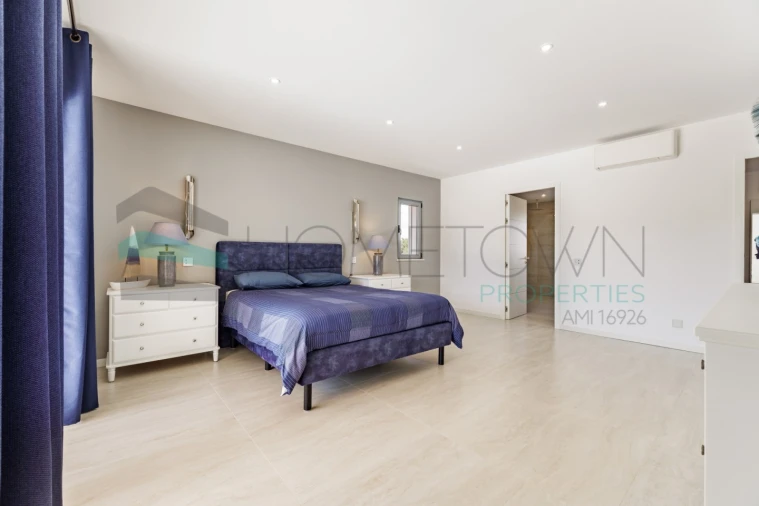 Moradia T5 para Venda em Quarteira Foto 38