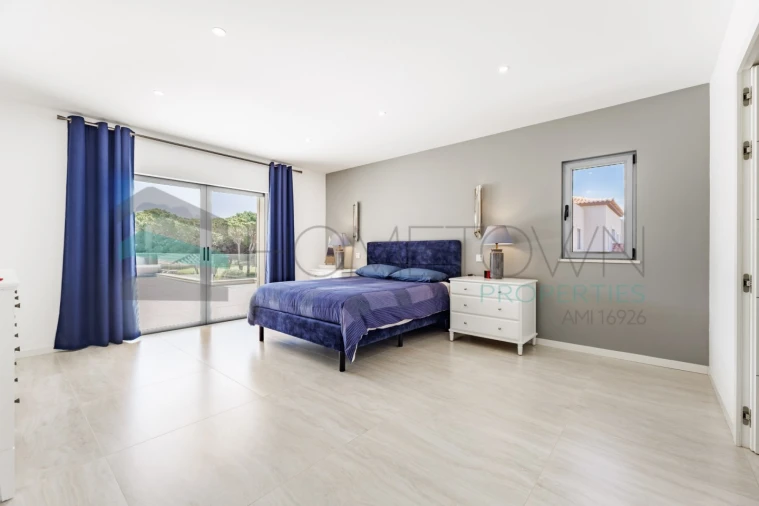 Moradia T5 para Venda em Quarteira Foto 39