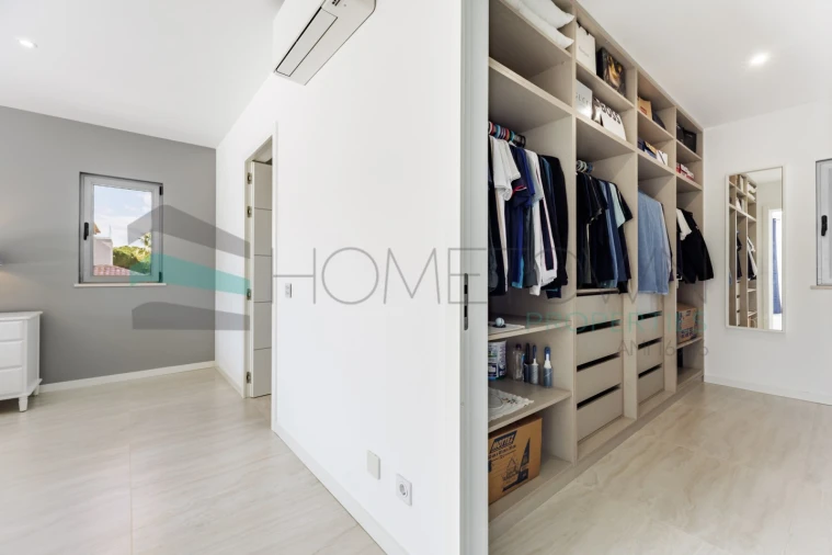 Moradia T5 para Venda em Quarteira Foto 40