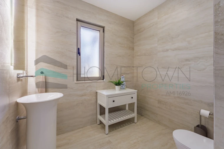 Moradia T5 para Venda em Quarteira Foto 62