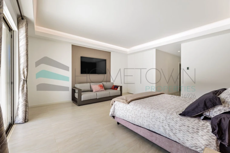 Moradia T5 para Venda em Quarteira Foto 51