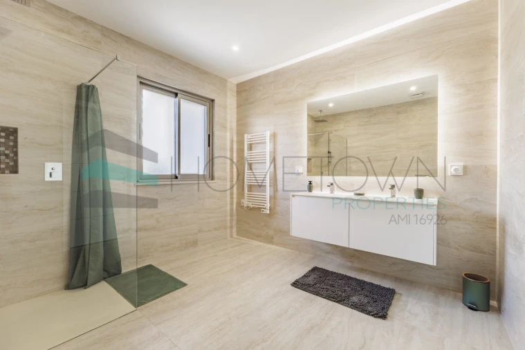 Moradia T5 para Venda em Quarteira Foto 60