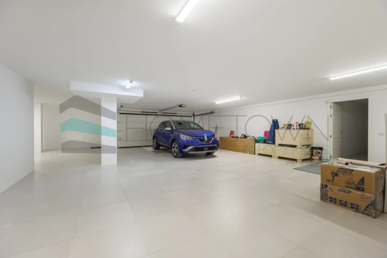 Moradia T5 para Venda em Quarteira Foto 65