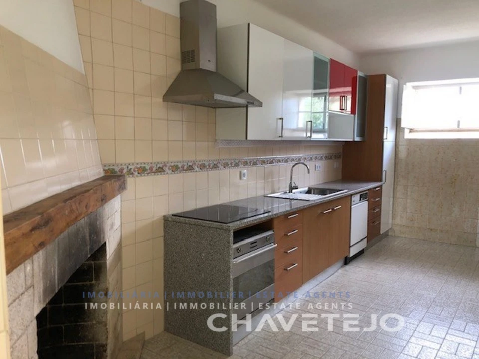 Moradia T7 para Venda em Serra e Junceira Foto 6