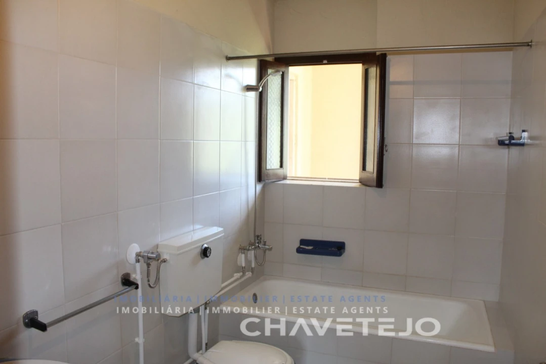 Moradia T7 para Venda em Serra e Junceira Foto 17