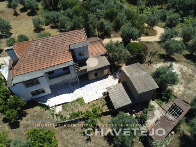 Moradia T7 para Venda em Serra e Junceira Foto 5