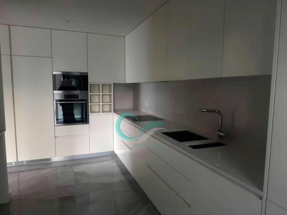 Apartamento T3 para Venda em Mafamude e Vilar do Paraíso Foto 1