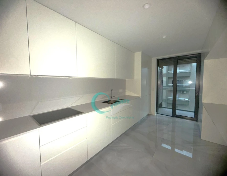 Apartamento T3 para Venda em Mafamude e Vilar do Paraíso Foto 9