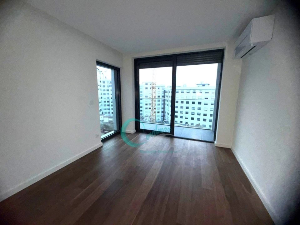 Apartamento T3 para Venda em Mafamude e Vilar do Paraíso Foto 25