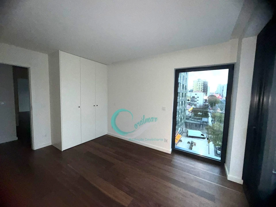 Apartamento T3 para Venda em Mafamude e Vilar do Paraíso Foto 26