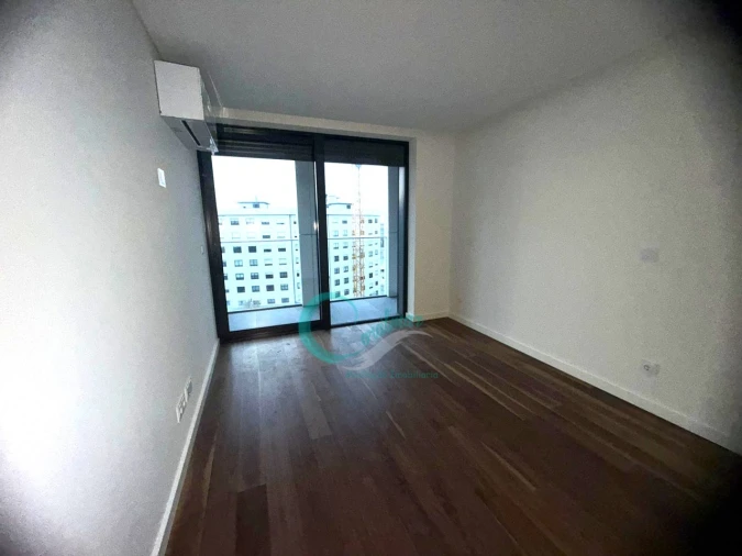 Apartamento T3 para Venda em Mafamude e Vilar do Paraíso Foto 16