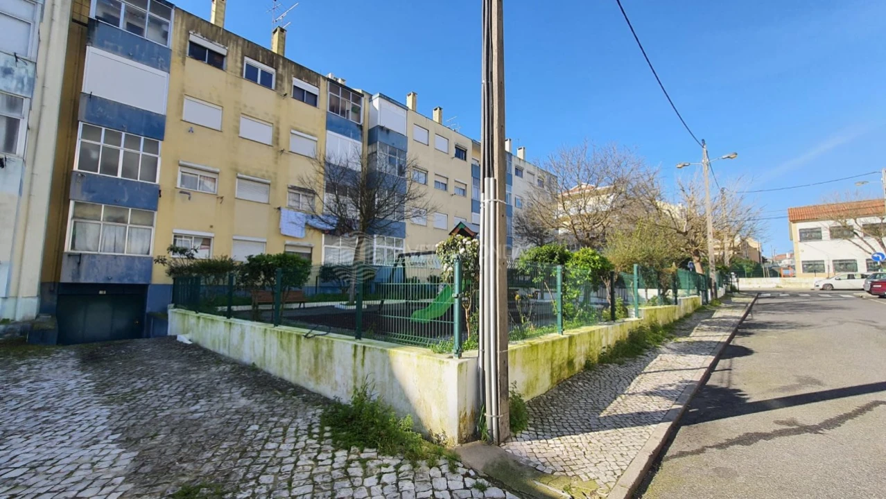 Apartamento T2 para Venda em Charneca de Caparica e Sobreda Foto 19