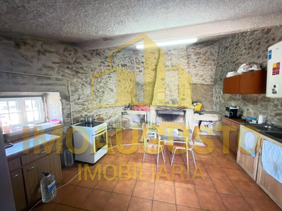 Moradia T2 para Venda em Almeida Foto 5