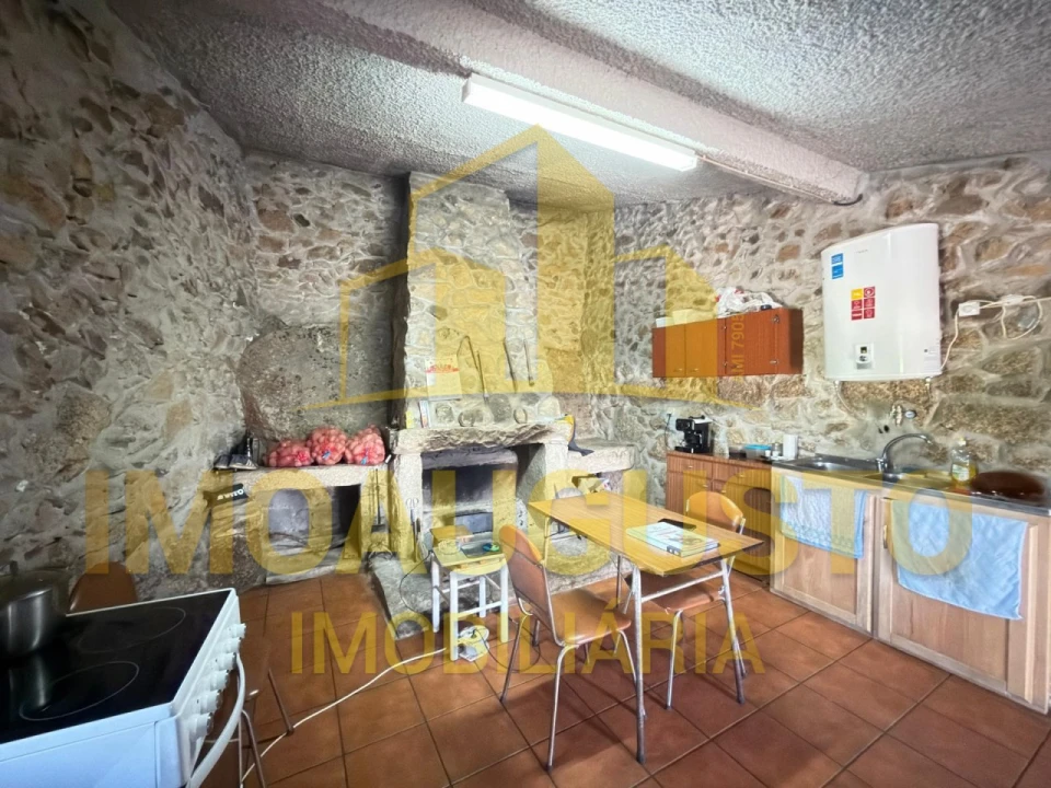 Moradia T2 para Venda em Almeida Foto 7