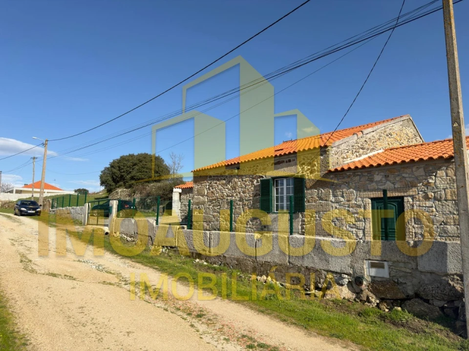 Moradia T2 para Venda em Almeida Foto 3