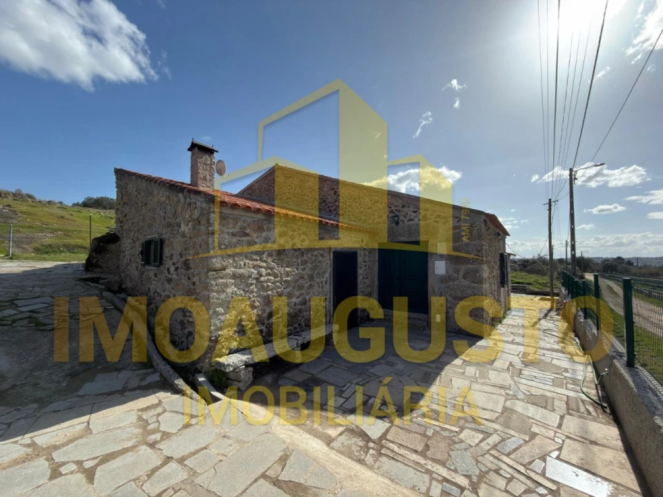 Moradia T2 para Venda em Almeida Foto 19