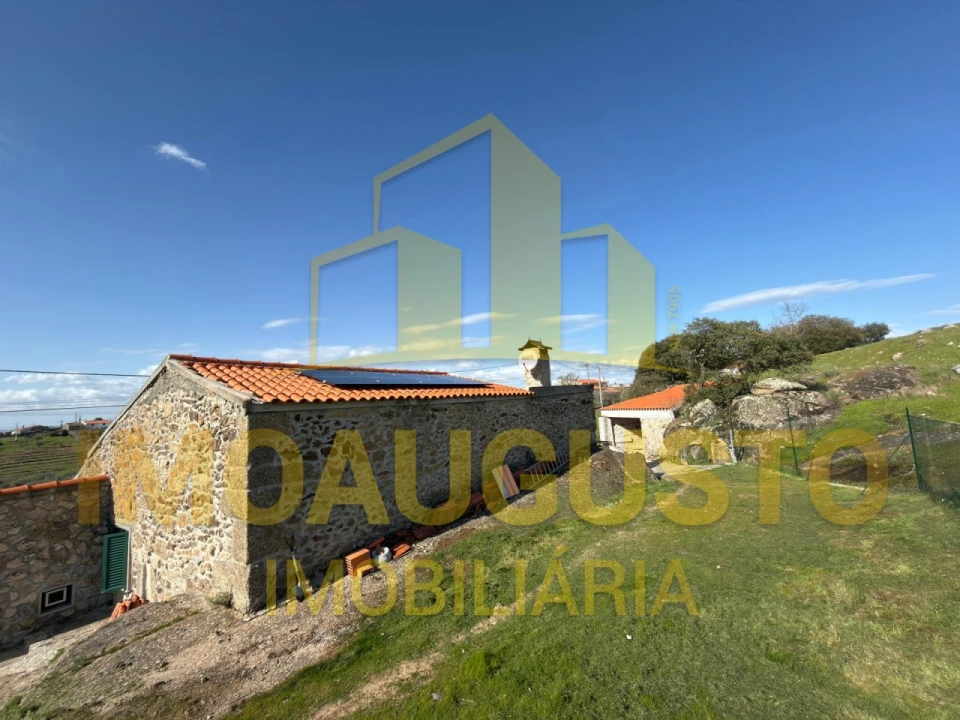 Moradia T2 para Venda em Almeida Foto 24