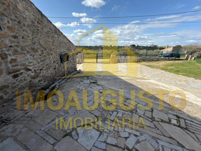 Moradia T2 para Venda em Almeida Foto 15