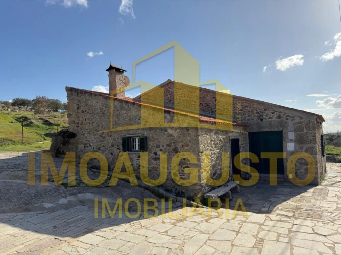 Moradia T2 para Venda em Almeida Foto 4