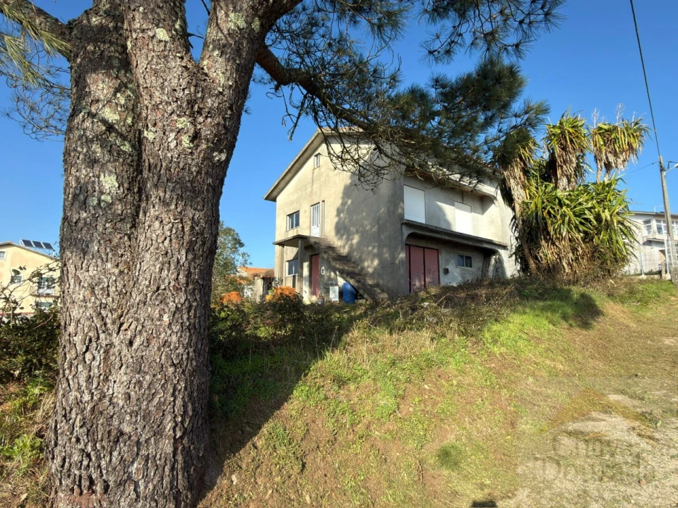 Moradia T3 para Venda em Lorvão Foto 1