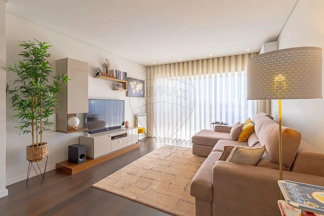 Apartamento T3 para Venda em Oliveira do Douro Foto 11