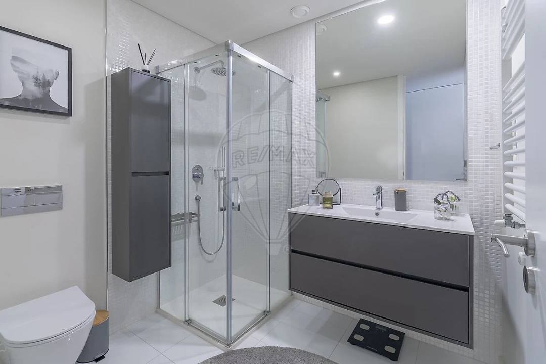 Apartamento T3 para Venda em Oliveira do Douro Foto 31