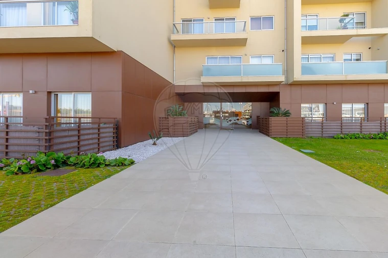 Apartamento T3 para Venda em Oliveira do Douro Foto 42