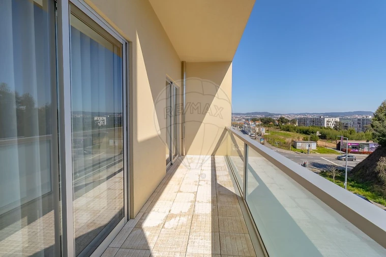 Apartamento T3 para Venda em Oliveira do Douro Foto 32