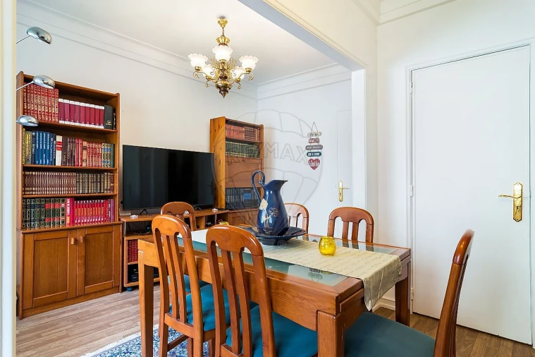 Apartamento T3 para Venda em Venteira Foto 3