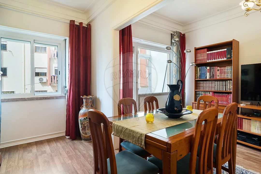 Apartamento T3 para Venda em Venteira Foto 4