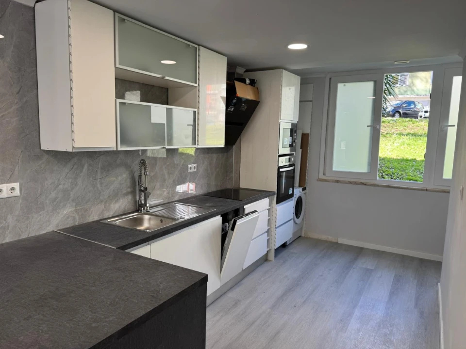 Apartamento T2 para Venda em Benfica Foto 1