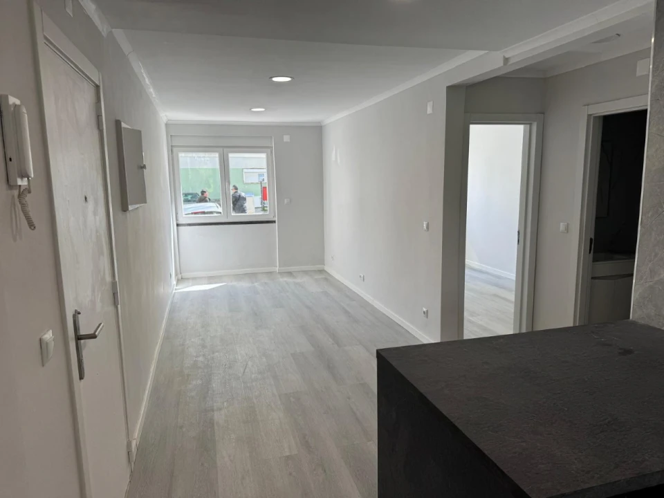 Apartamento T2 para Venda em Benfica Foto 3