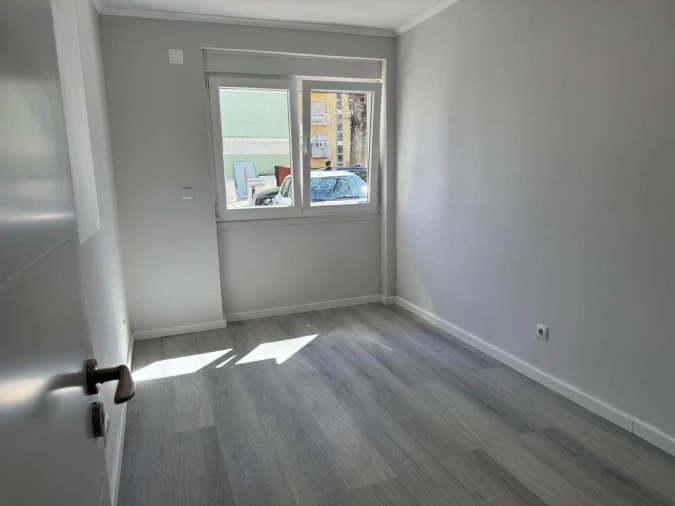 Apartamento T2 para Venda em Benfica Foto 7