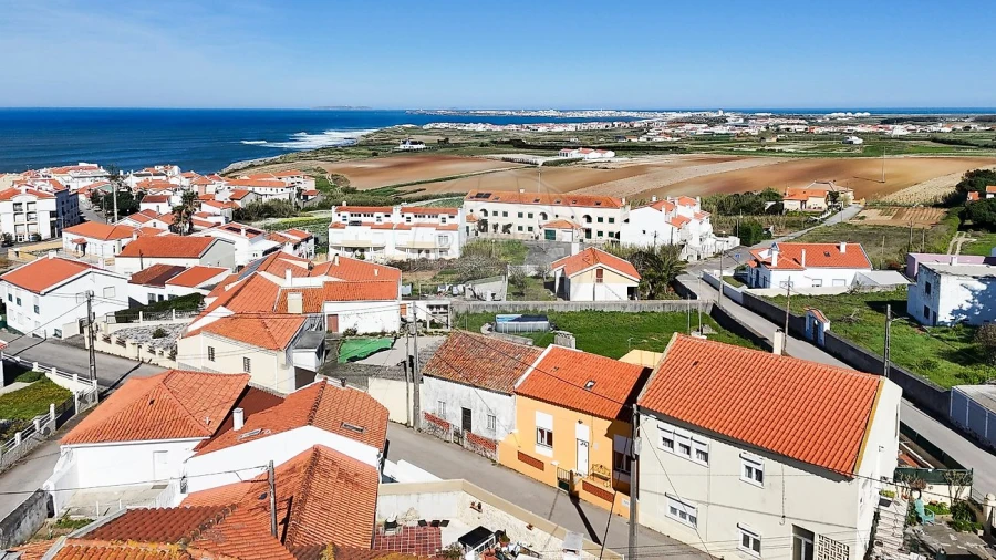 Moradia T3 para Venda em Atouguia da Baleia Foto 4