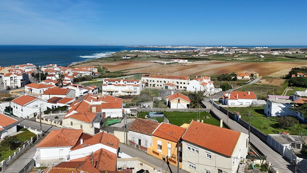 Moradia T3 para Venda em Atouguia da Baleia Foto 34