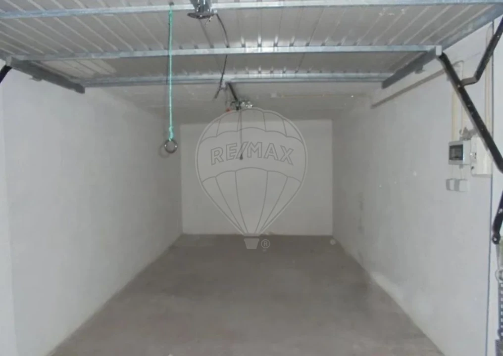 Apartamento T2 para Venda em Algueirão-Mem Martins Foto 12