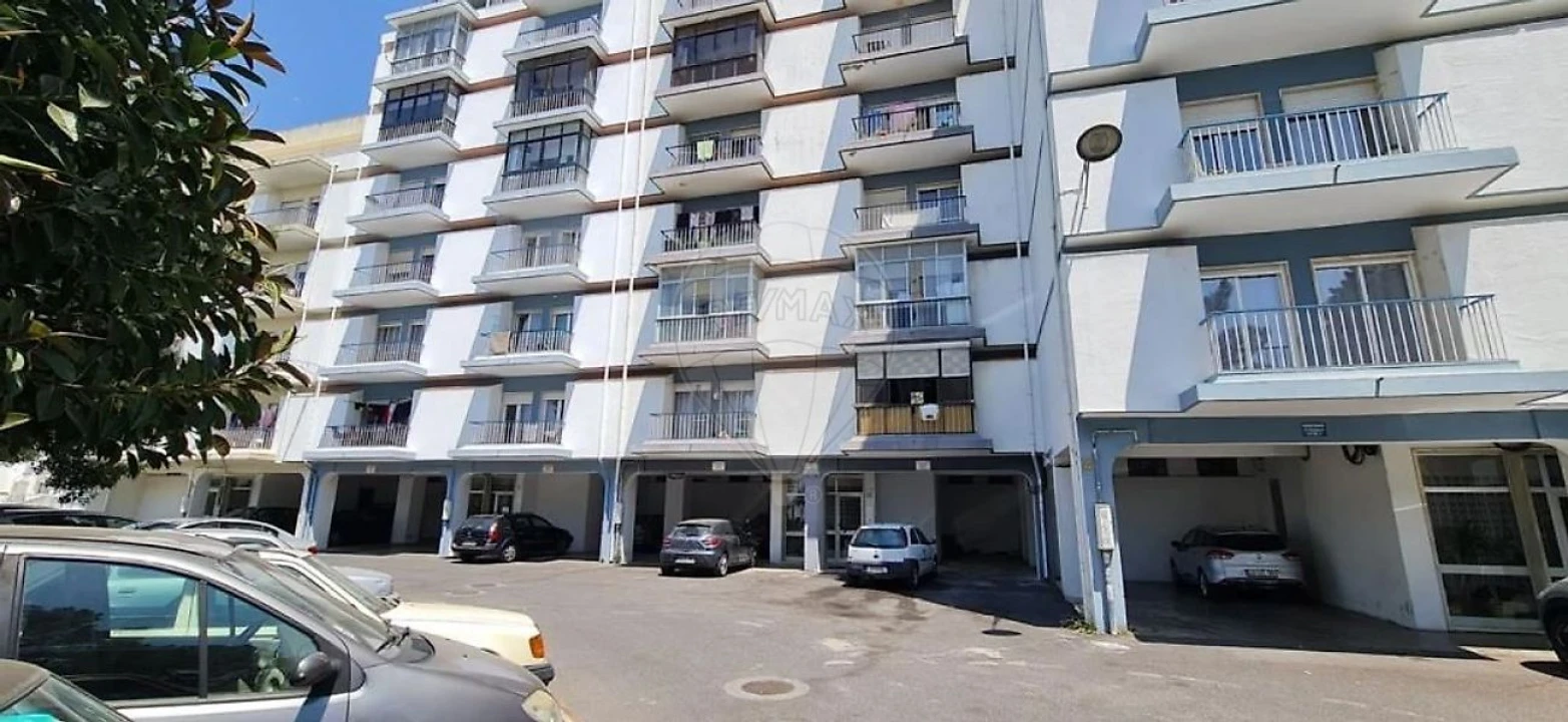 Apartamento T2 para Venda em Algueirão-Mem Martins Foto 6