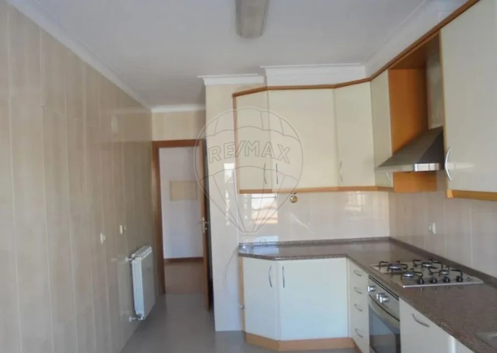 Apartamento T2 para Venda em Algueirão-Mem Martins Foto 4
