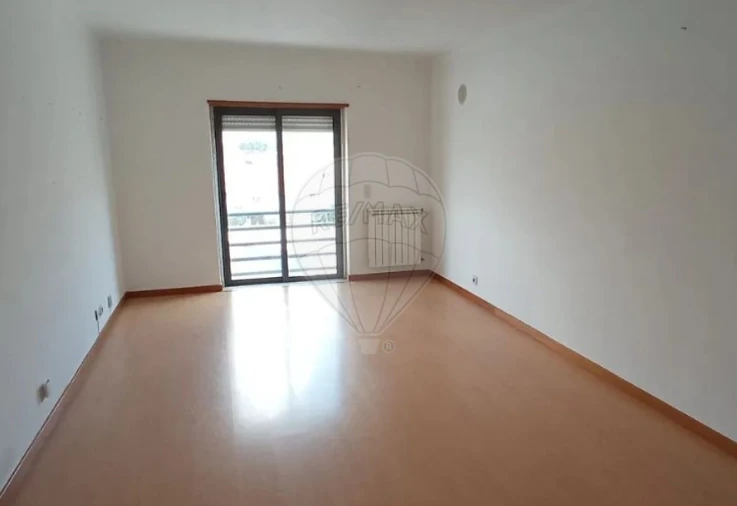 Apartamento T2 para Venda em Algueirão-Mem Martins Foto 16