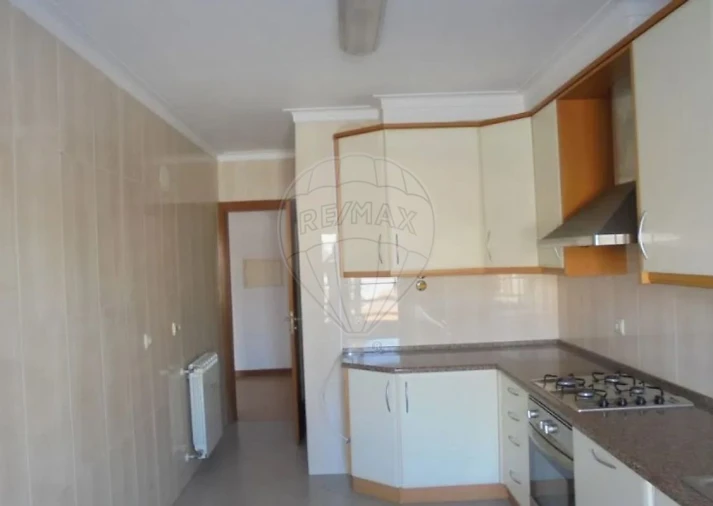 Apartamento T2 para Venda em Algueirão-Mem Martins Foto 4