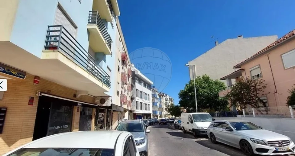 Apartamento T2 para Venda em Algueirão-Mem Martins Foto 9