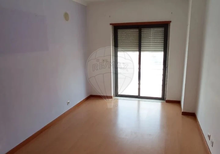 Apartamento T2 para Venda em Algueirão-Mem Martins Foto 17