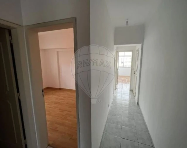 Apartamento T2 para Venda em Algueirão-Mem Martins Foto 4