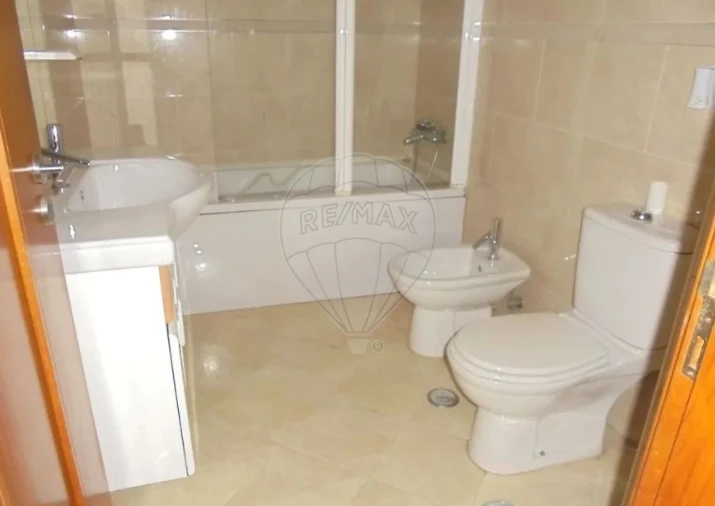 Apartamento T2 para Venda em Algueirão-Mem Martins Foto 5