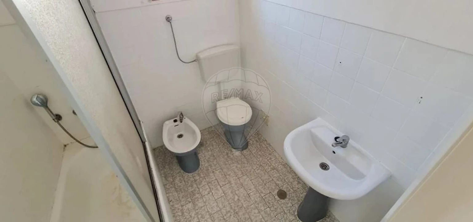 Apartamento T2 para Venda em Algueirão-Mem Martins Foto 3